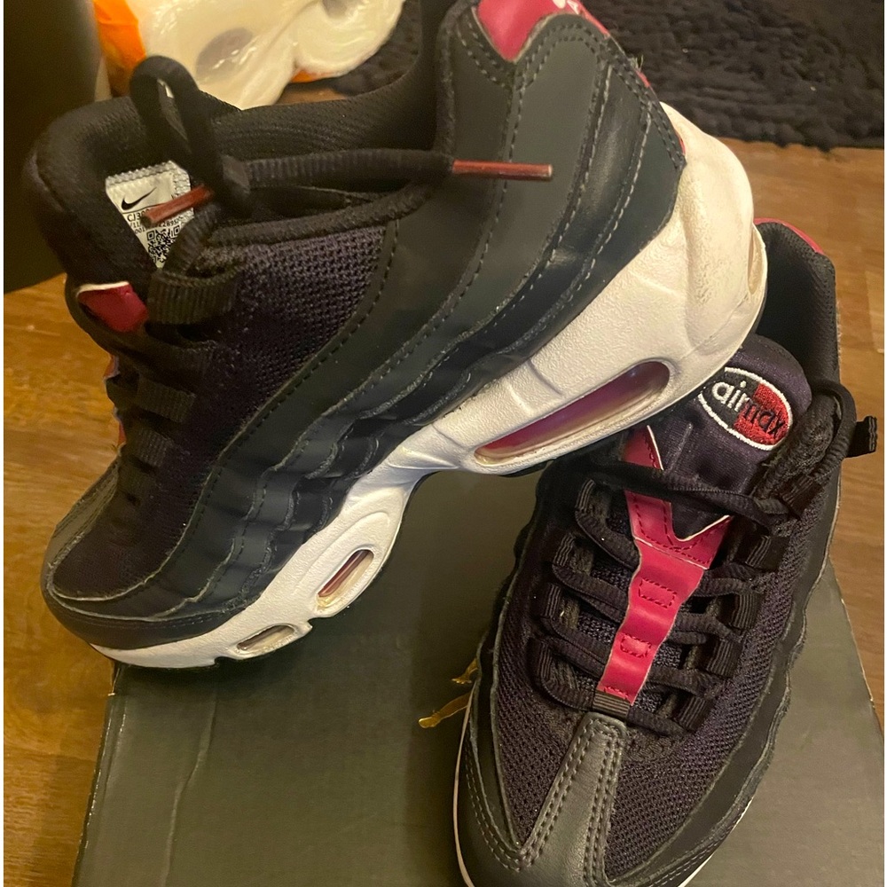 Nike air max 95 black and red